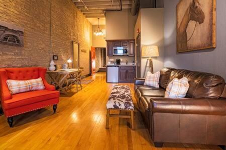 Hip Urban Loft-Small Town Charm-124 Lofts #2 West Dundee Dış mekan fotoğraf