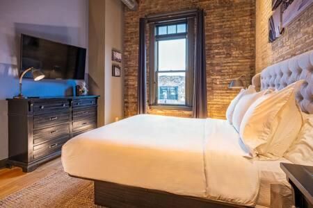 Hip Urban Loft-Small Town Charm-124 Lofts #2 West Dundee Dış mekan fotoğraf
